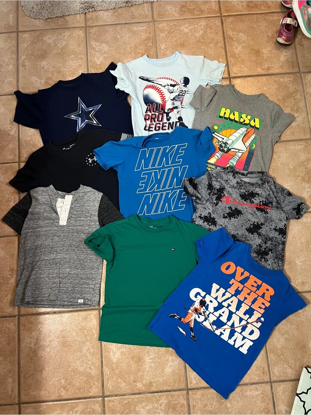 Boys 6/7 t-shirt bundle Nike UA Champion Gap and more